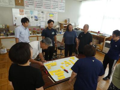 カエル会議の様子